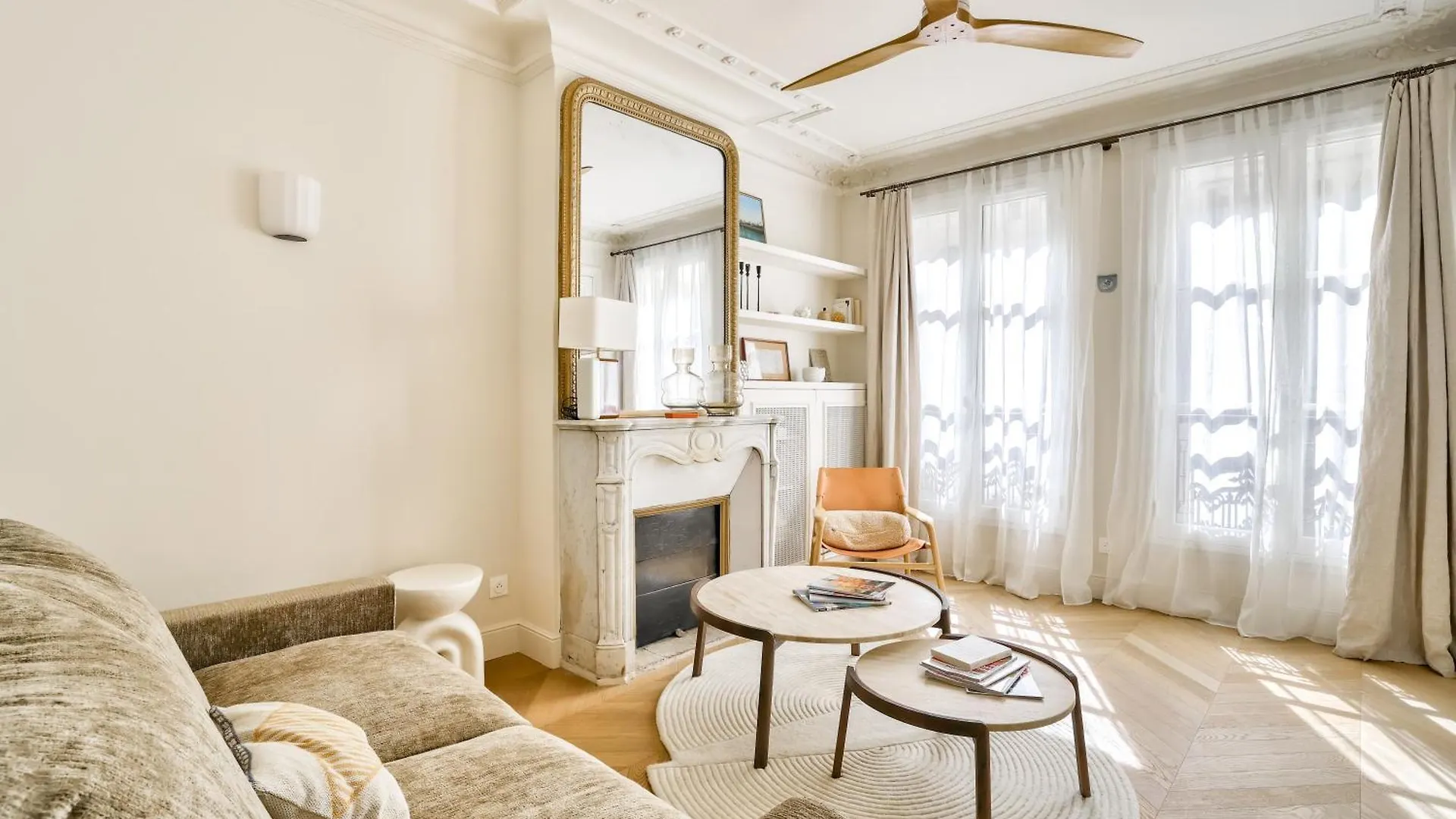 Aesthetic And Large T2 In The Edge Of Le Marais location