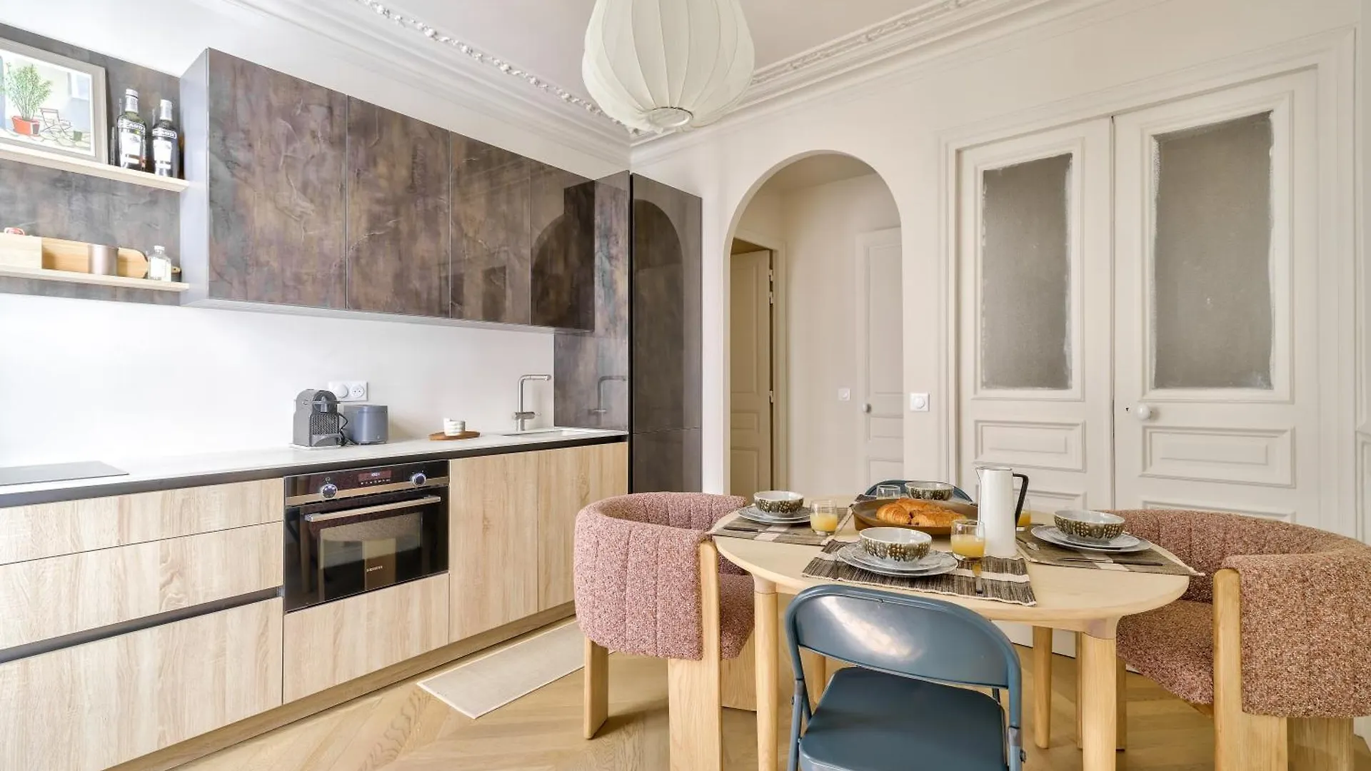 Aesthetic And Large T2 In The Edge Of Le Marais Apartment Paris