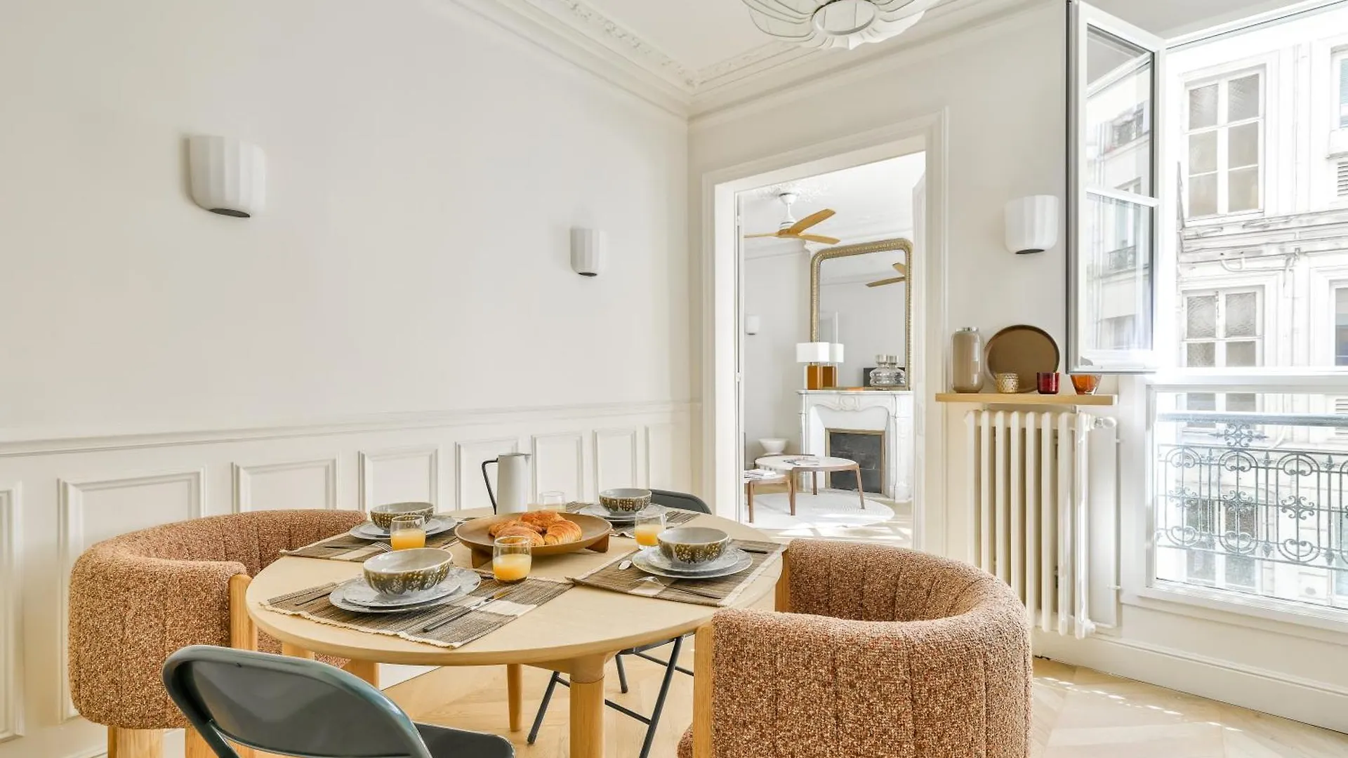 Aesthetic And Large T2 In The Edge Of Le Marais Apartment Paris