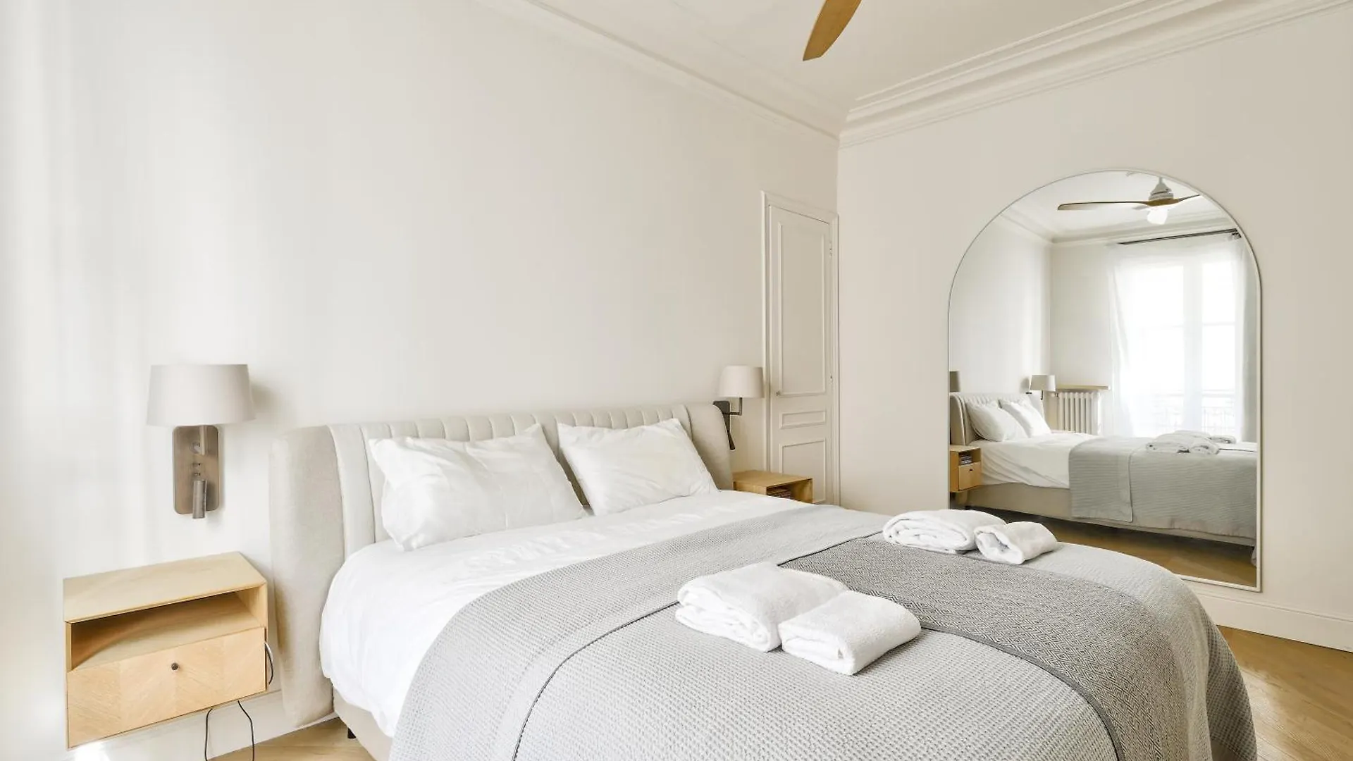 Aesthetic And Large T2 In The Edge Of Le Marais Apartment Paris