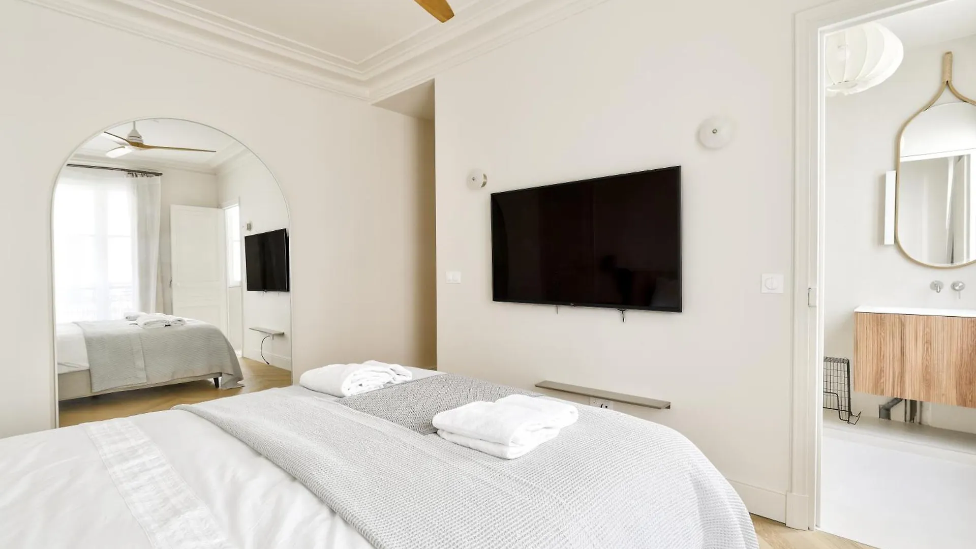 Aesthetic And Large T2 In The Edge Of Le Marais Apartment Paris France